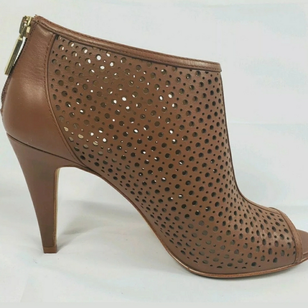 Banana Republic Women's Size 8.5 Camel Booties
